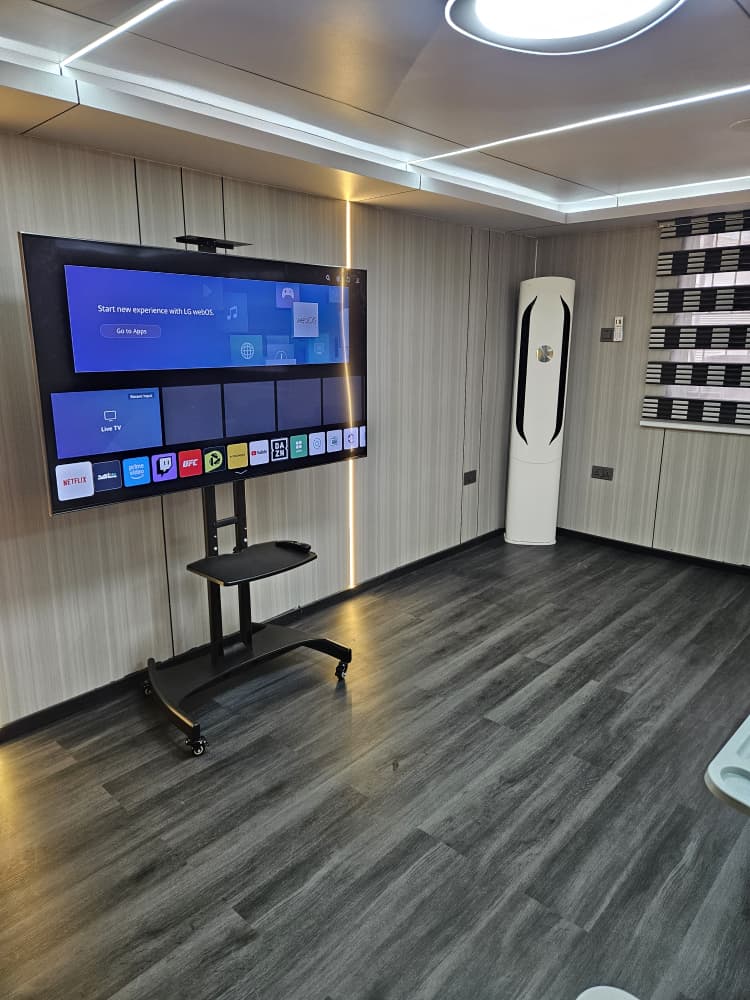 Smart TV & presentation wall